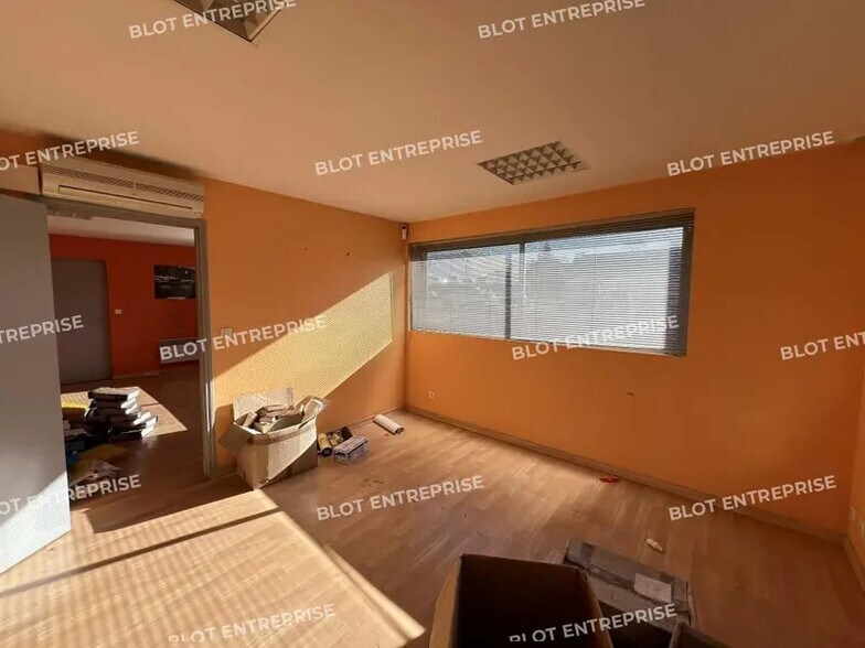 Bureau dans Guichen à louer - Photo intérieure – Image 3 sur 9