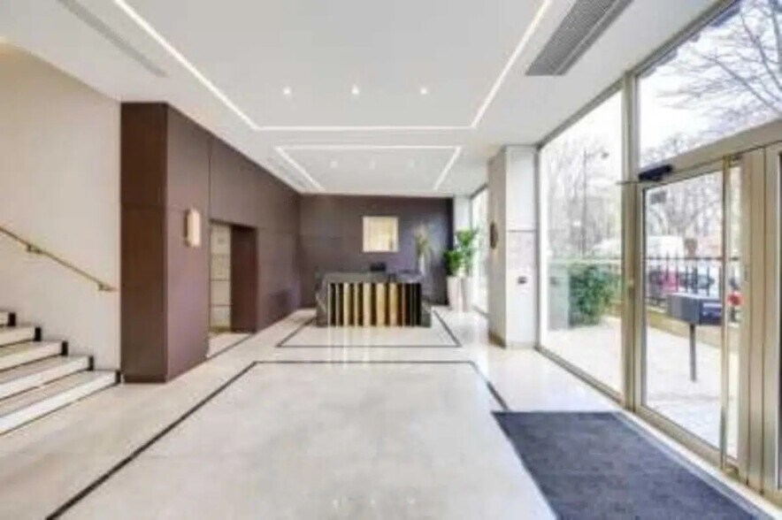 35 Avenue Franklin D. Roosevelt, Paris à louer - Photo de l’immeuble – Image 1 sur 25