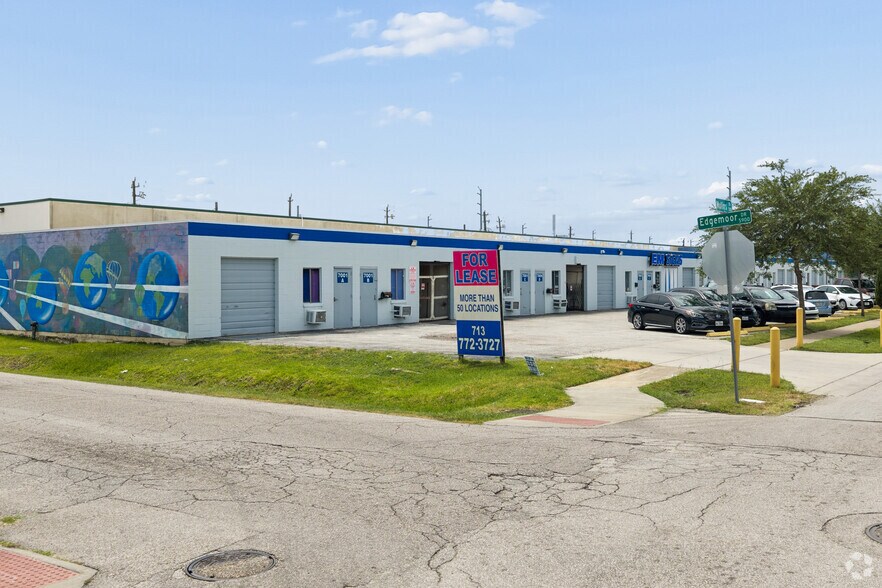 7001 Mullins Dr, Houston, TX à louer - Photo de l’immeuble – Image 1 sur 8
