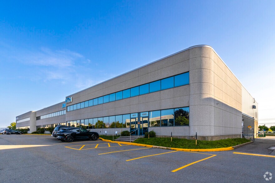 4969-4995 Rue Lévy, Montréal, QC à louer - Photo de l’immeuble – Image 1 sur 7