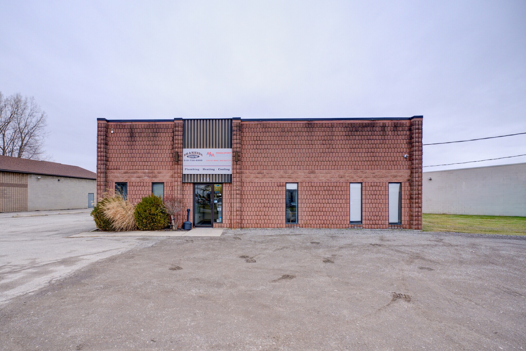 114 Easton Rd, Brantford, ON à vendre Photo principale– Image 1 sur 37