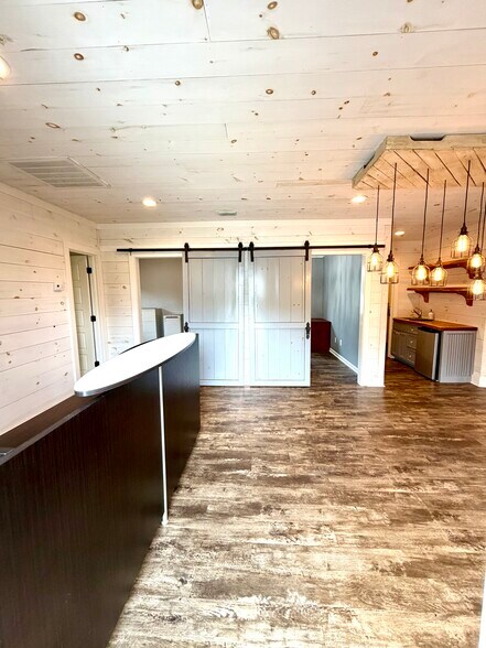 902 W Lamar Alexander Pky, Maryville, TN à louer - Photo de l’immeuble – Image 3 sur 22