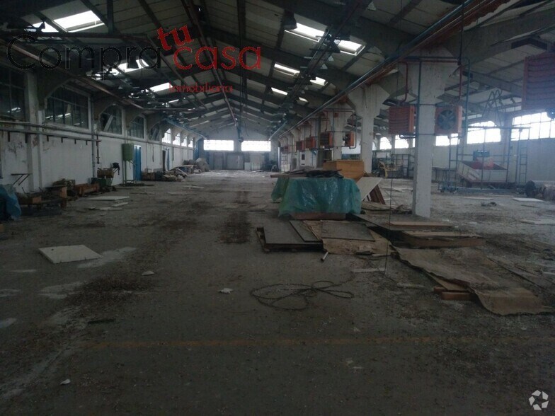 Industriel/Logistique dans Torrecaballeros, Segovia à vendre - Photo de l’immeuble – Image 3 sur 7