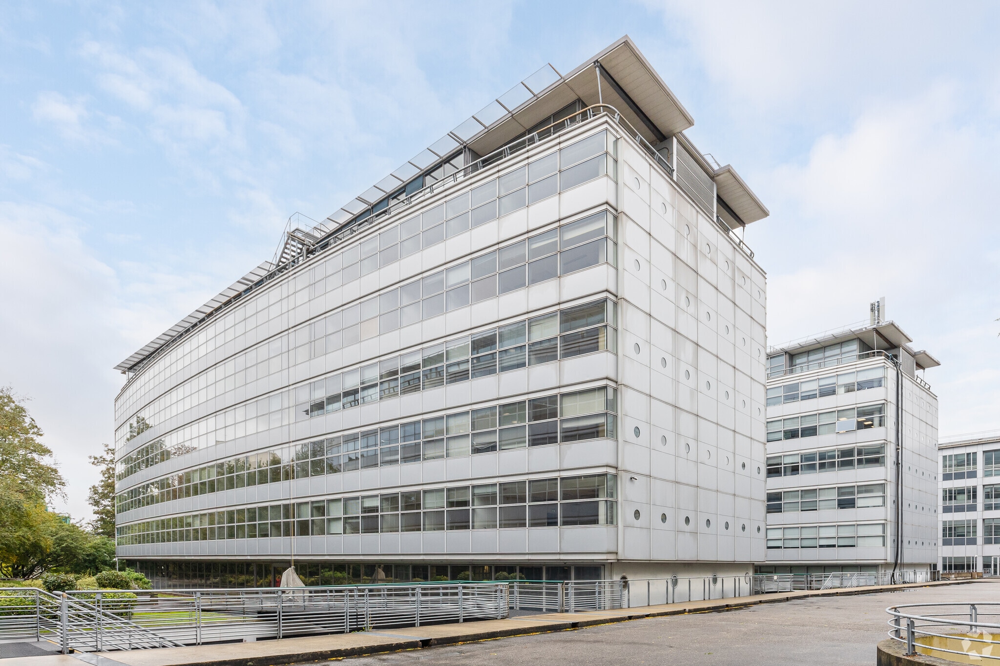 140 Avenue Jean Lolive, Pantin à louer Photo de l’immeuble– Image 1 sur 24