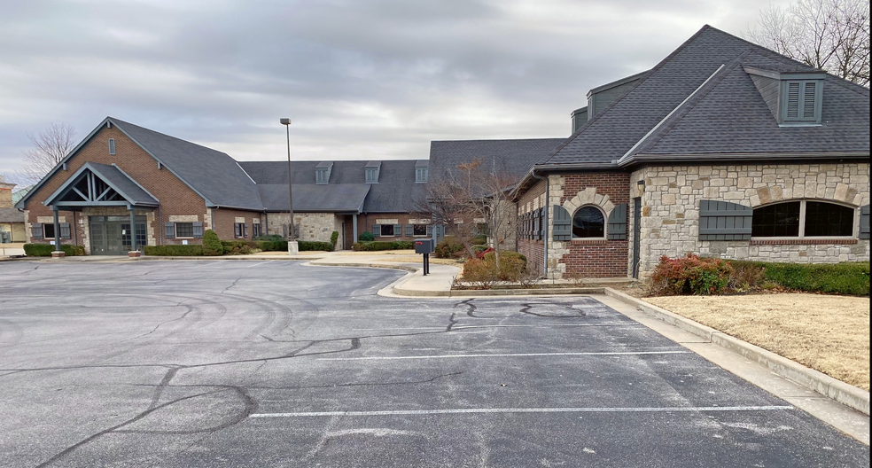6226 E 101st St, Tulsa, OK à louer - Photo de l’immeuble – Image 3 sur 10