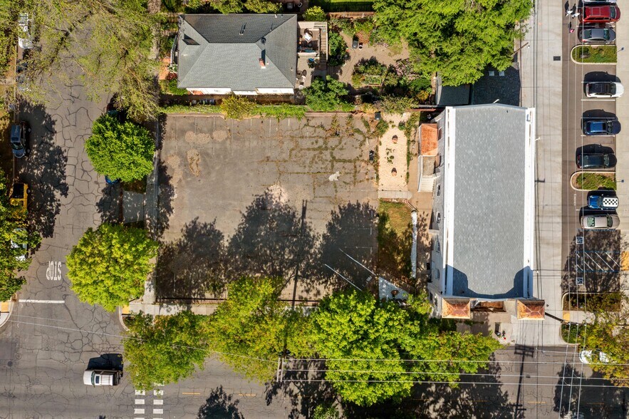2832 34th St, Sacramento, CA à vendre - Photo de l’immeuble – Image 2 sur 16