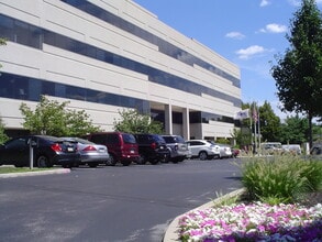 610 Freedom Business Ctr Dr, King Of Prussia, PA à louer Photo de l’immeuble– Image 1 sur 6