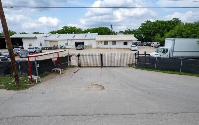 11523 Jones Maltsberger Rd, San Antonio, TX à louer - Photo de l’immeuble – Image 2 sur 39