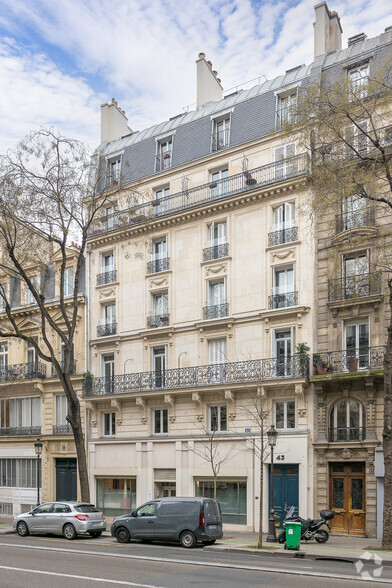 43 Boulevard De Magenta, Paris à louer - Photo de l’immeuble – Image 2 sur 3