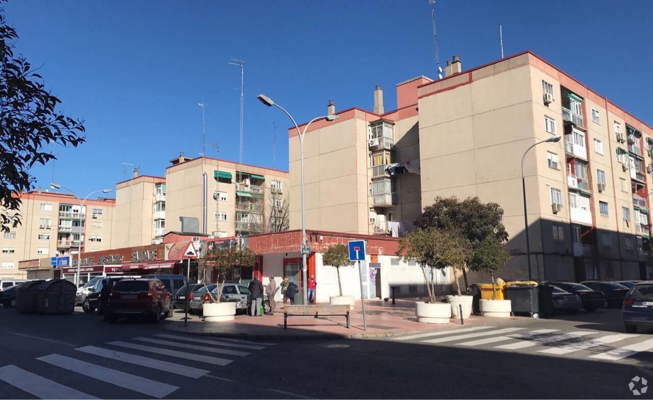 Local commercial dans Alcalá de Henares, Madrid à vendre Photo de l’immeuble– Image 1 sur 3