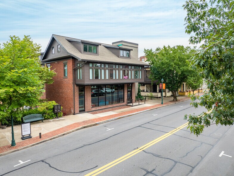 111-113 N Market St, Selinsgrove, PA à louer - Photo de l’immeuble – Image 2 sur 11