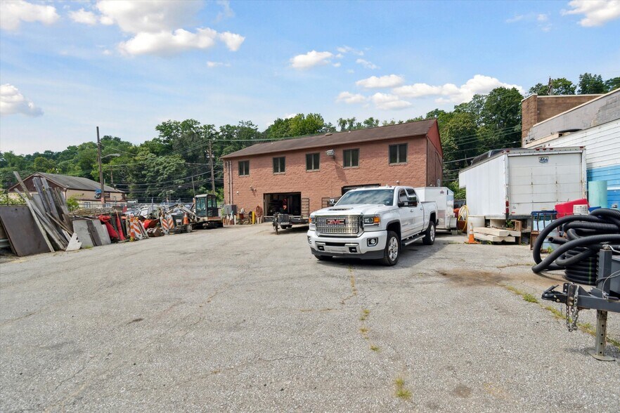 1641 Saw Mill Run Blvd, Pittsburgh, PA à vendre - Photo de l’immeuble – Image 2 sur 42