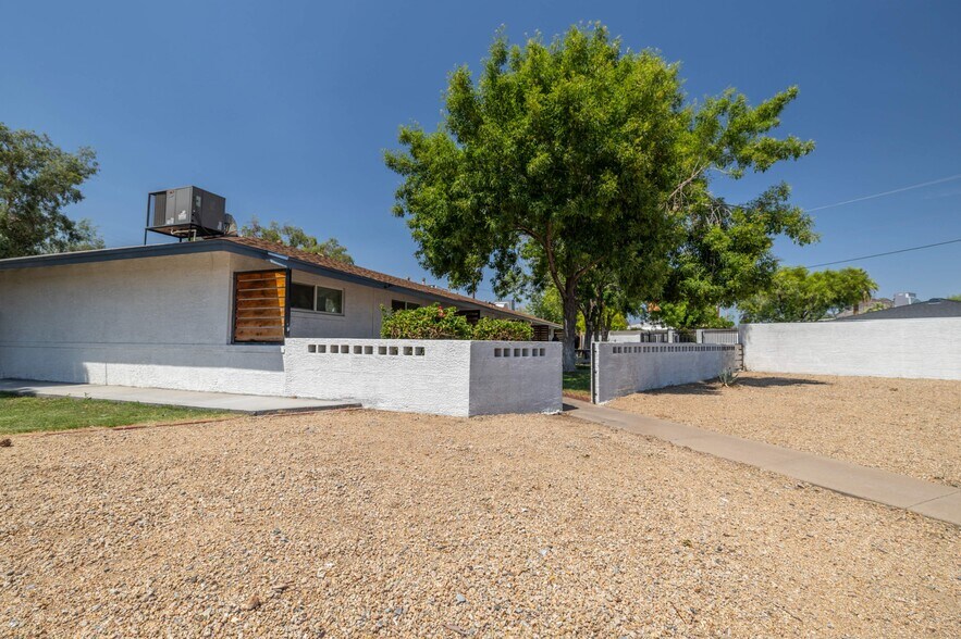 7625 N 12th St, Phoenix, AZ à vendre - Photo de l’immeuble – Image 2 sur 10