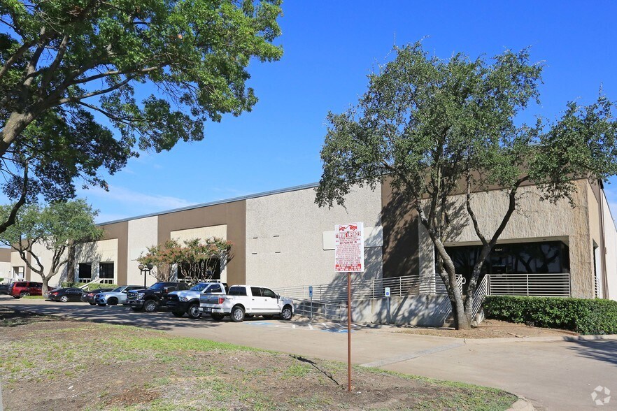 10304-10334 Brockwood Rd, Dallas, TX à louer - Photo de l’immeuble – Image 2 sur 3