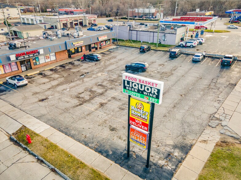 5703-5727 S Wayne Rd, Wayne, MI à vendre - Aérien – Image 3 sur 7