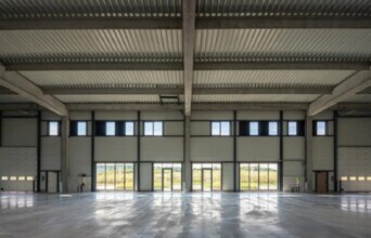 Local d’activités dans Villefontaine à louer Photo intérieure– Image 1 sur 6