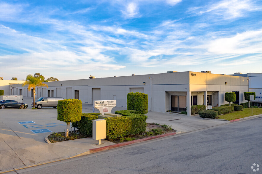 5700-5760 Ayala Ave, Irwindale, CA à louer - Photo de l’immeuble – Image 3 sur 10