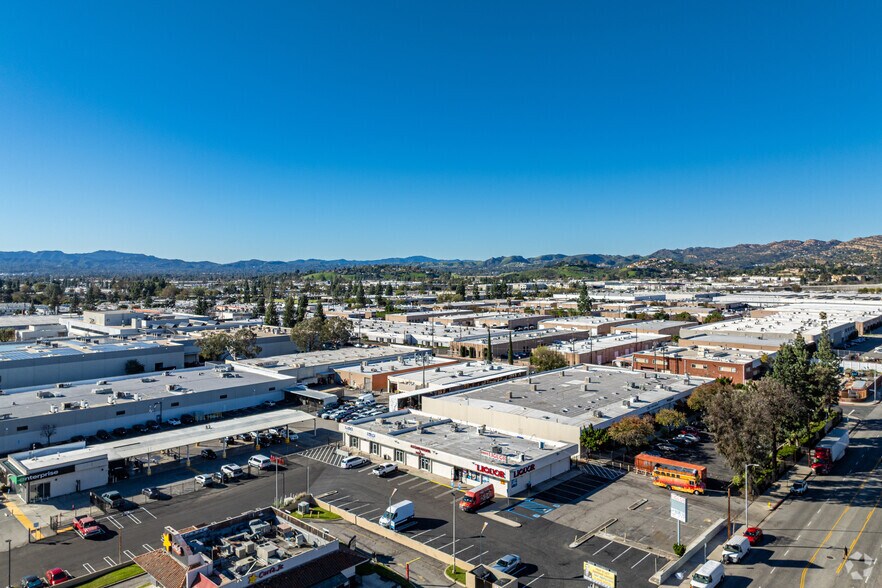 20920-20930 Lassen St, Chatsworth, CA à louer - Photo de l’immeuble – Image 3 sur 3