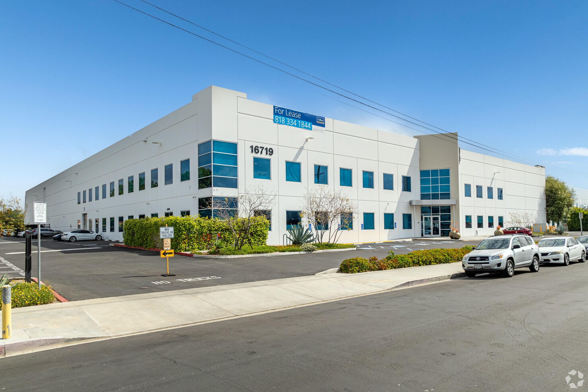16719 Schoenborn St, North Hills, CA à louer Photo principale– Image 1 sur 19