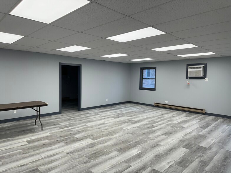 410 Elgin Ave, Forest Park, IL à louer - Photo de l’immeuble – Image 3 sur 9