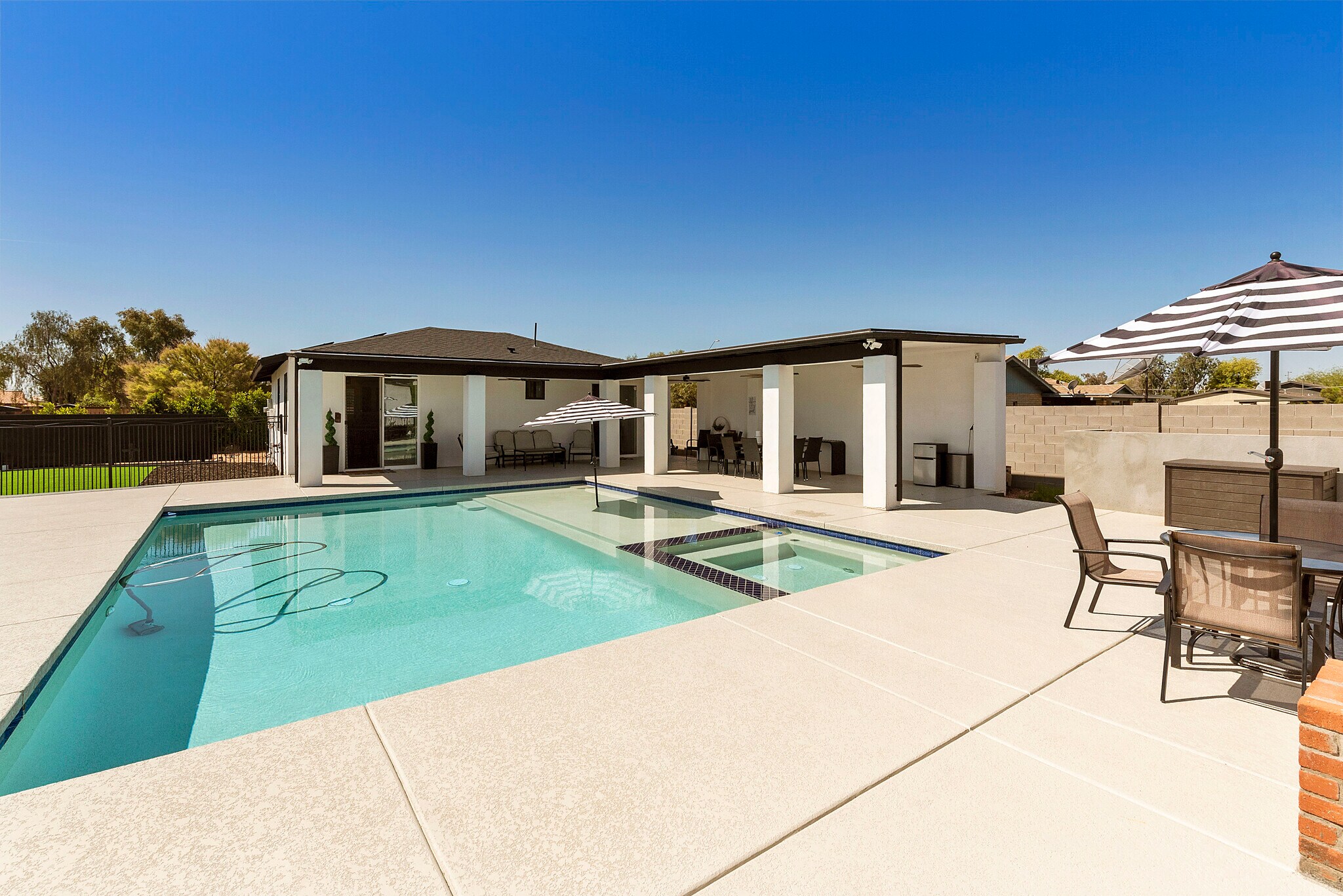 8822 W Deer Valley Rd, Peoria, AZ à vendre Photo principale– Image 1 sur 23