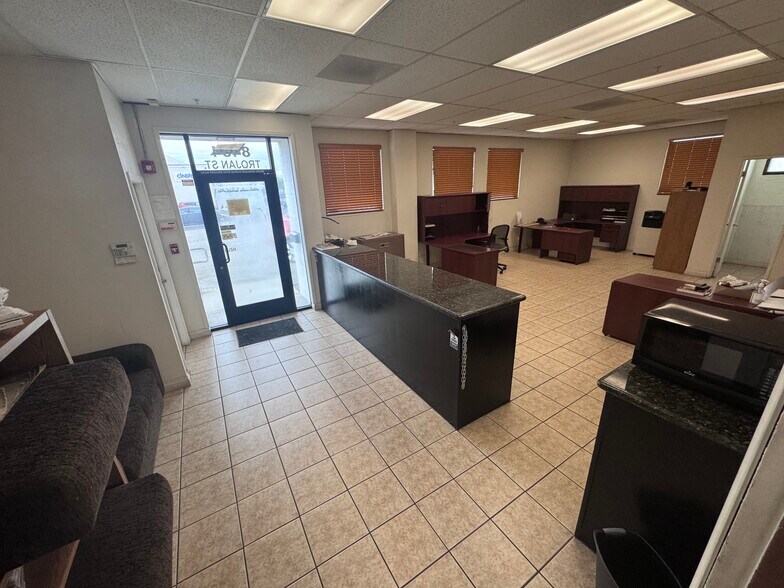 8454 Trojan St, Pico Rivera, CA à louer - Photo de l’immeuble – Image 2 sur 17