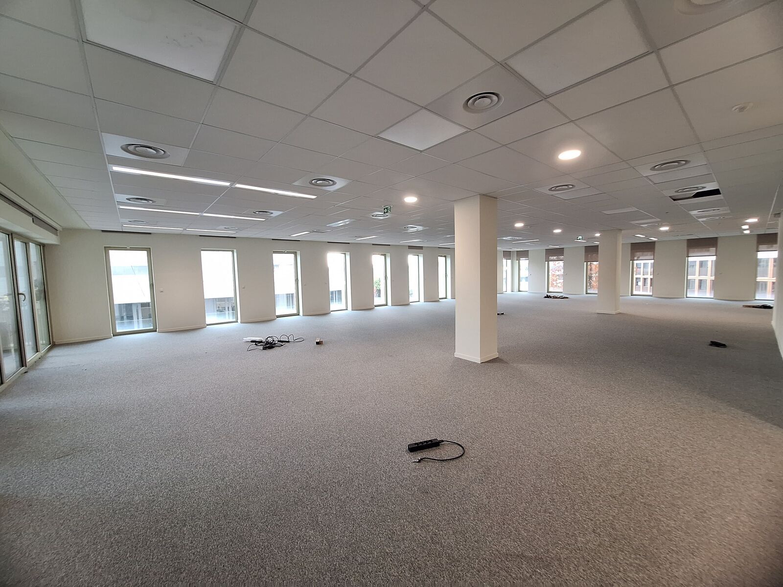 Bureau dans Bordeaux à louer Photo de l’immeuble– Image 1 sur 9