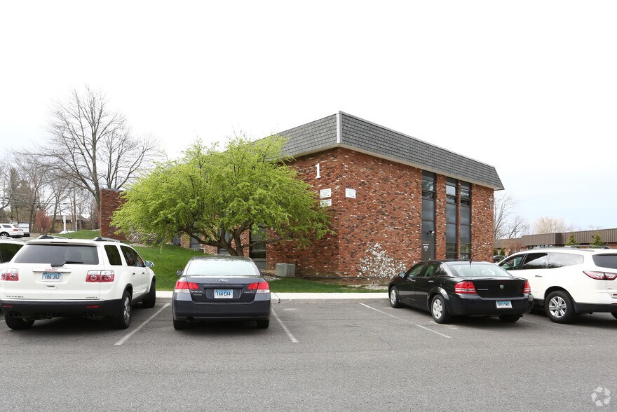 30 Peck Rd, Torrington, CT à louer - Photo de l’immeuble – Image 3 sur 11