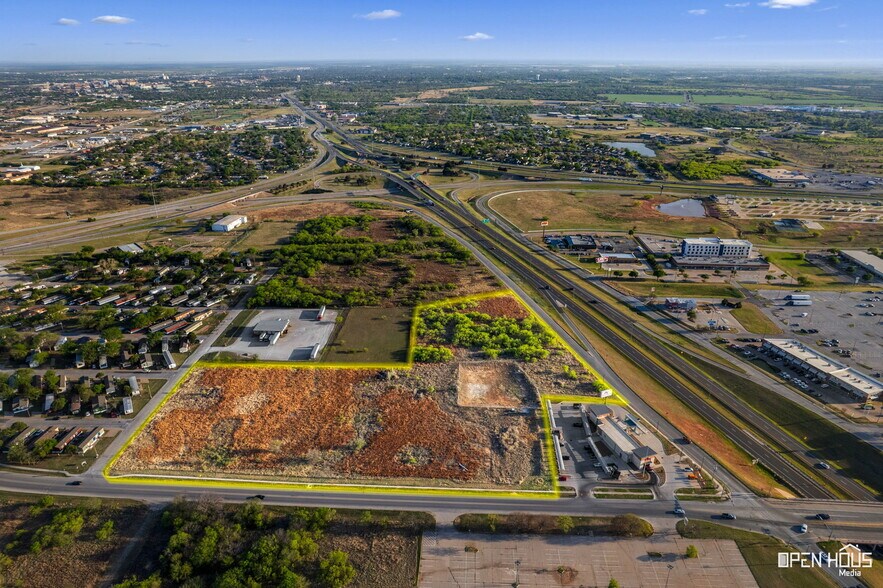 2221 Airport Dr, Wichita Falls, TX à vendre - Photo de l’immeuble – Image 3 sur 16