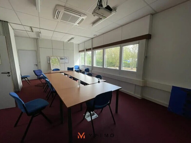Bureau dans Limay à louer - Photo de l’immeuble – Image 3 sur 12