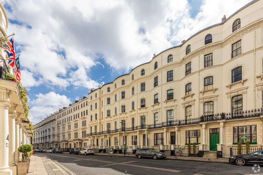 33-36 Princes Sq, Londres à vendre - Photo principale – Image 1 sur 2