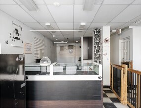5643 Ch De La Côte-Des-Neiges, Montréal, QC à louer Photo intérieure– Image 1 sur 3
