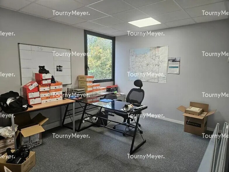 Bureau dans Chartres-de-Bretagne à vendre - Photo intérieure – Image 1 sur 4