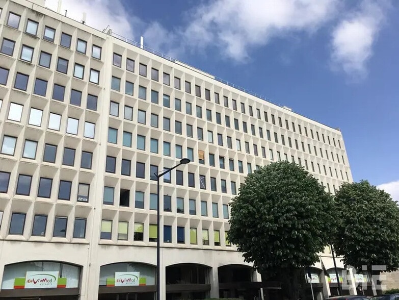 353 Boulevard Du Président Wilson, Bordeaux à louer - Photo de l’immeuble – Image 2 sur 10