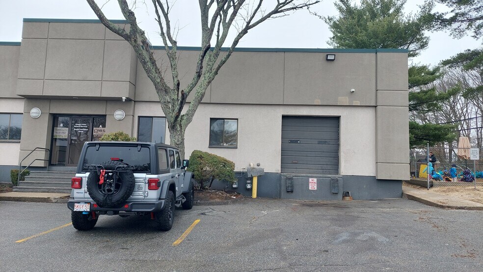 21 Olympia Ave, Woburn, MA à louer - Photo de l’immeuble – Image 3 sur 7