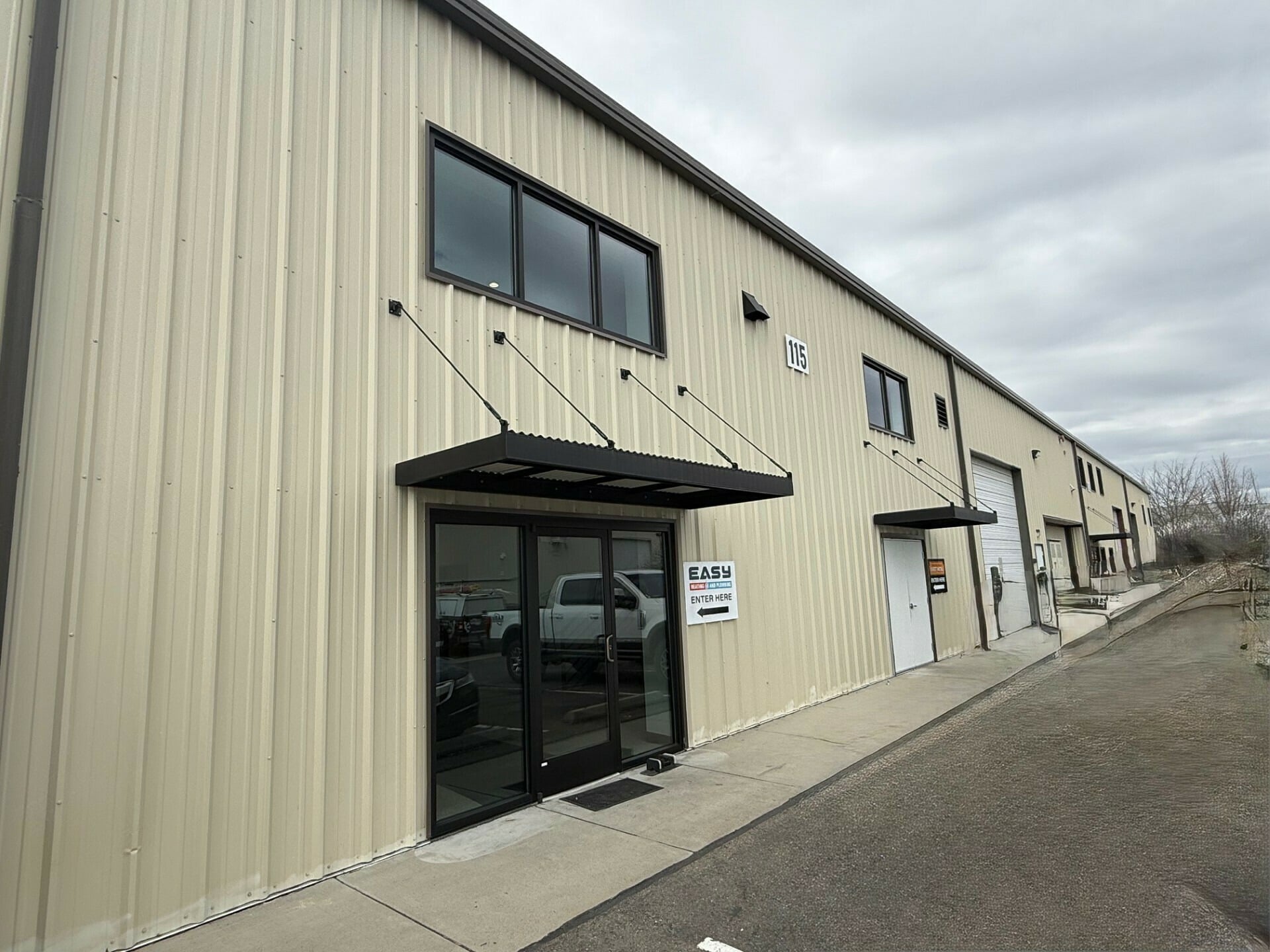 2269 E Commercial Ct, Meridian, ID à louer Photo de l’immeuble– Image 1 sur 5