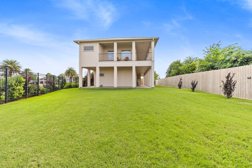 202 Debbie Ln, San Leon, TX à vendre - Photo de l’immeuble – Image 3 sur 32
