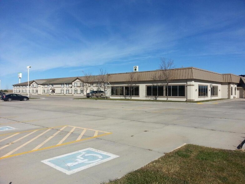 664 Chase Blvd, Sidney, NE à vendre - Photo de l’immeuble – Image 2 sur 36