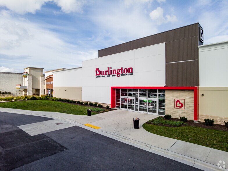 6711 Ritchie Hwy, Glen Burnie, MD à louer - Photo de l’immeuble – Image 2 sur 18