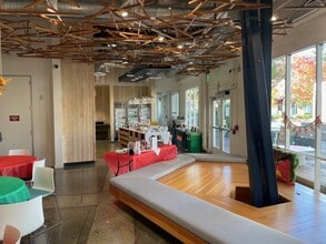 501 Ellis St, Mountain View, CA à louer Photo intérieure– Image 1 sur 8