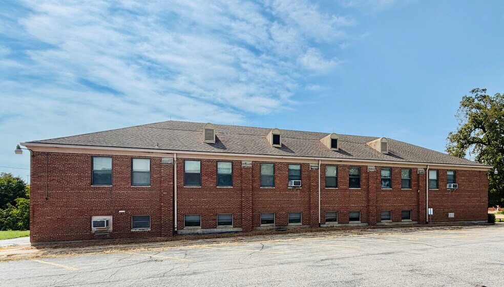5809 E Red Bridge Rd, Kansas City, MO à vendre - Photo de l’immeuble – Image 3 sur 9