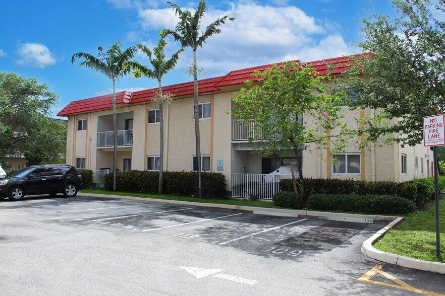 5850-5890 NW 17th Plz, Sunrise, FL à vendre - Photo de l’immeuble – Image 3 sur 11