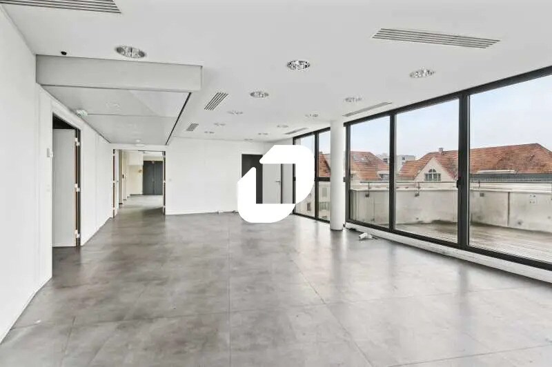 Bureau dans Rueil-Malmaison à vendre Photo de l’immeuble– Image 1 sur 17