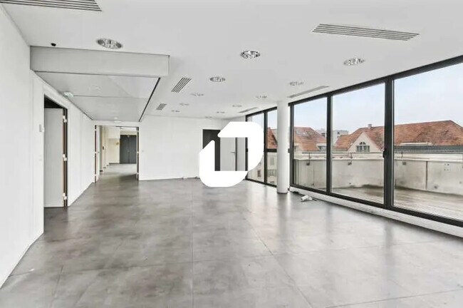 Plus de détails pour Bureau à vendre