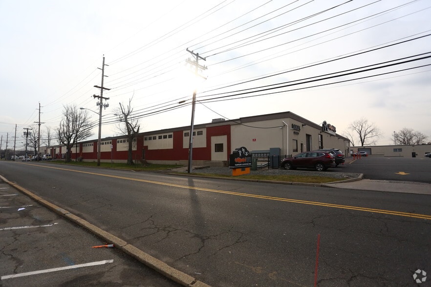 69 Wesley St, South Hackensack, NJ à louer - Photo principale – Image 1 sur 8