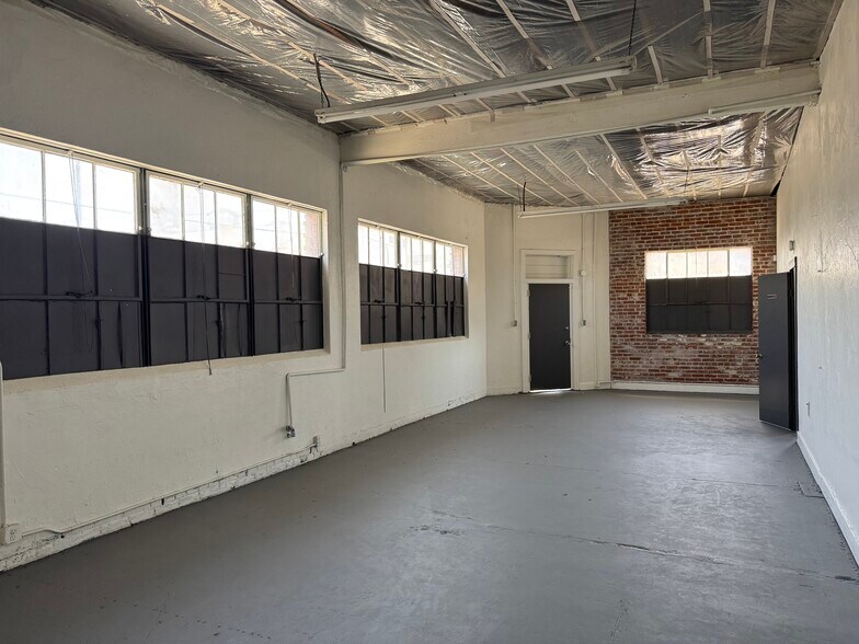 2266 E 38th St, Vernon, CA à louer - Photo de l’immeuble – Image 3 sur 7