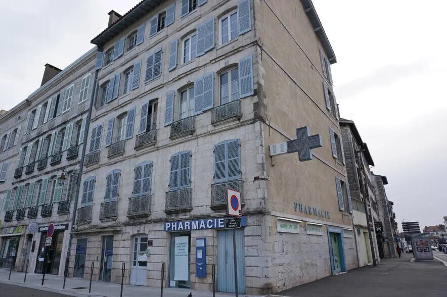 Local commercial dans Bayonne à louer - Photo de l’immeuble – Image 2 sur 5