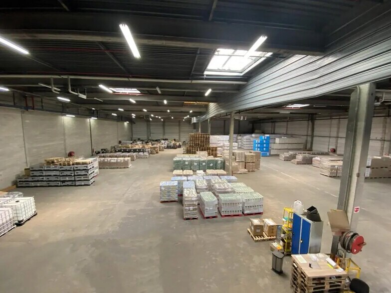 Industriel/Logistique dans Villejust à louer - Photo intérieure – Image 3 sur 8