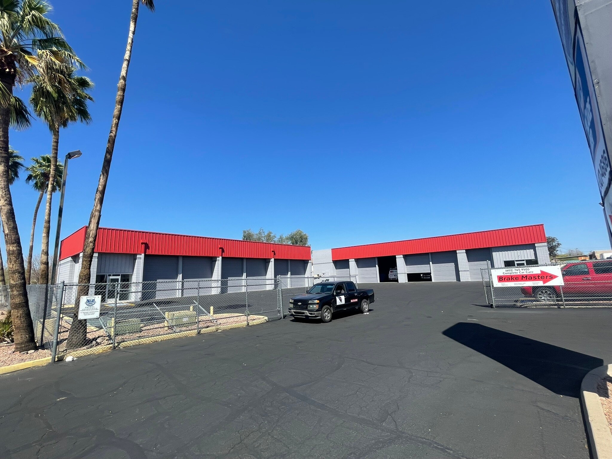 17029 N Cave Creek Rd, Phoenix, AZ à louer Photo de l’immeuble– Image 1 sur 6