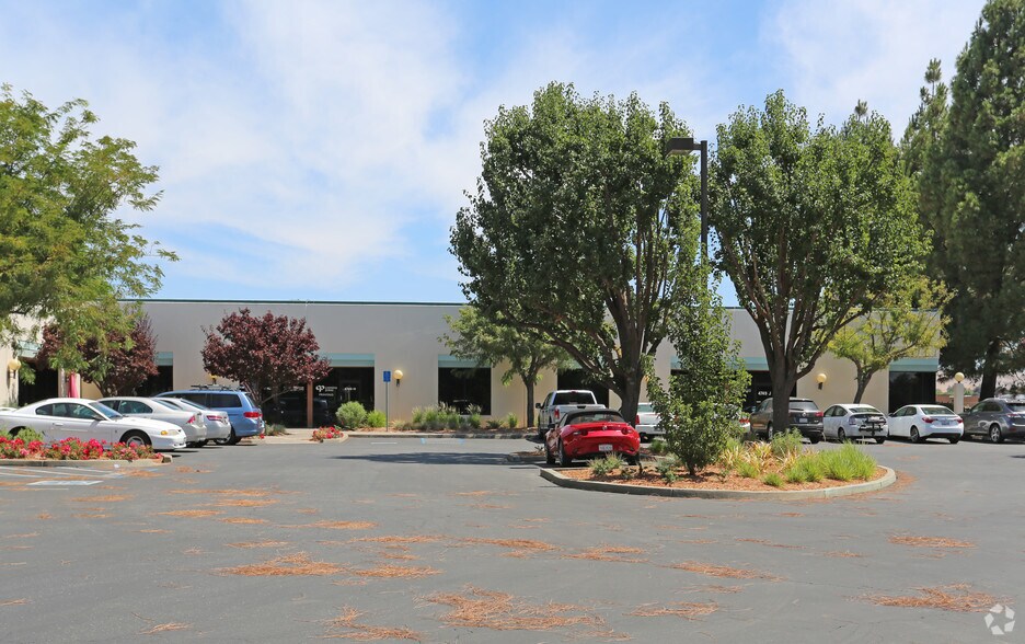 4749 Bennett Dr, Livermore, CA à vendre - Photo de l’immeuble – Image 3 sur 33
